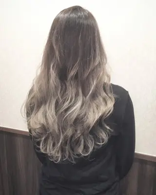 ロング ＦＵＮＩＣ ファニックのヘアスタイル
