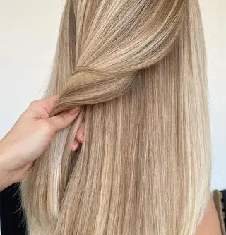 ロング カラー パーマ ヘアアレンジ モリモト サナのヘアスタイル