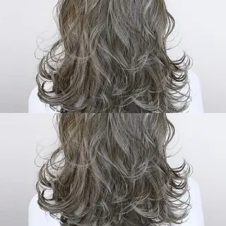 セミロング カラー 韓国レイヤーカット/ ダブルカラーのヘアスタイル