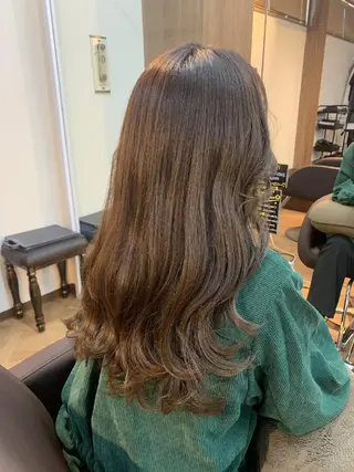 カラー セミロング 久村 奈菜のヘアスタイル
