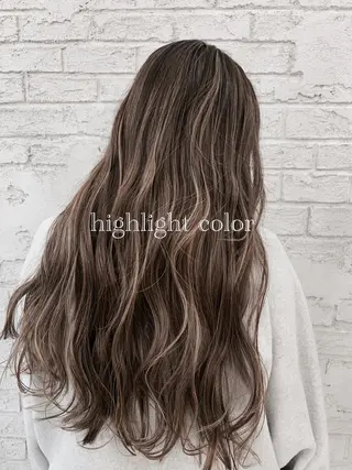 ロング ハイライトカラー＆ ダブルカラー　田口のヘアスタイル