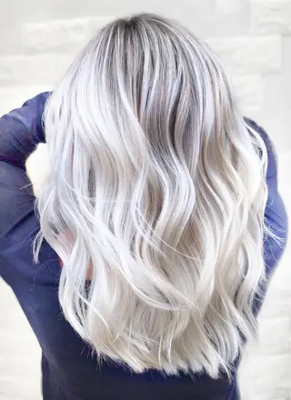 セミロング カラー ヘアアレンジ 次世代シールエクステ 錦糸町 小泉 朋之のヘアスタイル