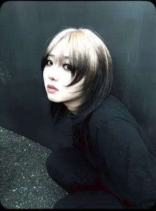 ミディアム AIRA/ブリーチ ‪/透明感カラーのヘアスタイル