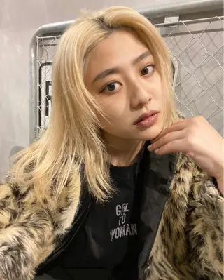 ミディアム MIYU💋💖 〈XENA渋谷本店〉のヘアスタイル