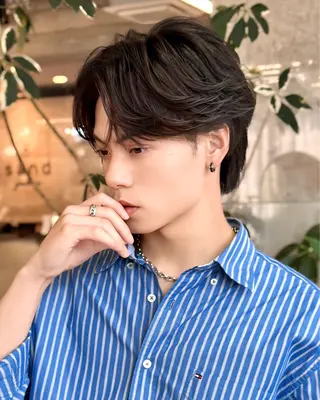 メンズ 曲がる縮毛矯正 センターパート/翼のヘアスタイル