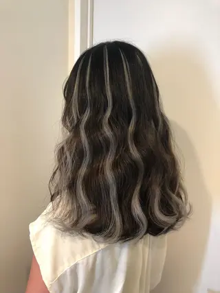 セミロング カラー ネイル マツエク・マツパ 🧡艶髪ちゅるん髪 🫧🧡YUKI❄️のヘアスタイル