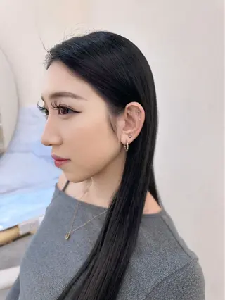 ロング カラー ワンホン×髪質改善 つのーか🩶🫧のヘアスタイル
