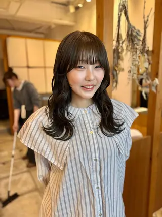 ロング カラー ENIF ツキのヘアスタイル