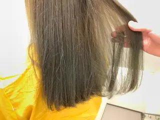 セミロング カラー パーマ ヘアアレンジ メンズ キッズ ネイル マツエク・マツパ 切りっぱなしヘアボブ ミディアムヘアRYOのヘアスタイル