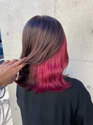 セミロング カラー インナーカラー 推し ブリーチ  髪質改善のヘアスタイル