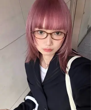 ロング 韓国風レイヤーカラー ライムのヘアスタイル