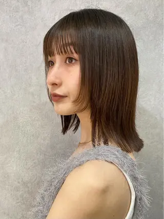 ミディアム レイヤー🤍 ベージュ🤍 聖奈のヘアスタイル