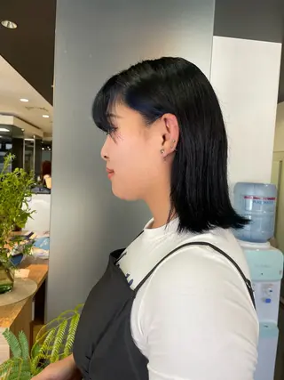 ショート カラー ハイトーン/レイヤー 似合わせ・ユキノのヘアスタイル