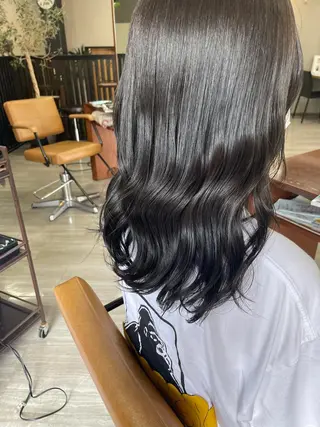 セミロング カラー マキノ キョウカのヘアスタイル