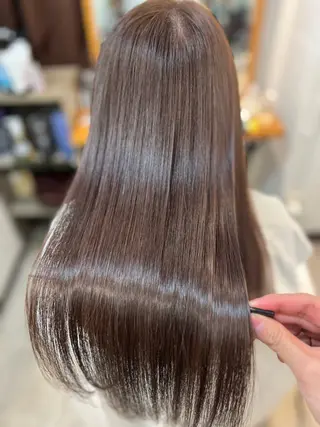 セミロング 美容師っぽくないけど 上手いんだなぁ🐭のヘアスタイル