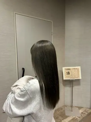 ロング カラー しの 《HAIR774》のヘアスタイル