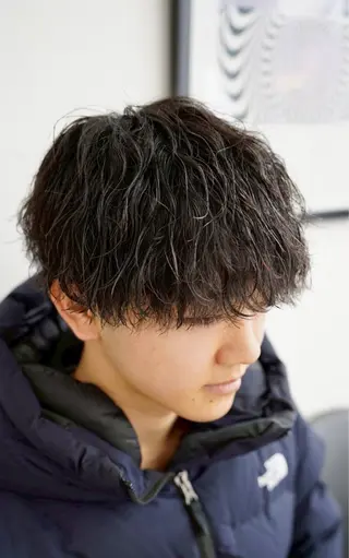 メンズ シャドウパーマ/ツイ スト/近藤百華🎀のヘアスタイル