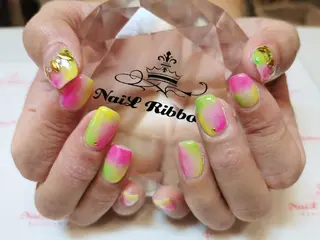 ネイル ネイルリボン 受付スタッフのネイルデザイン