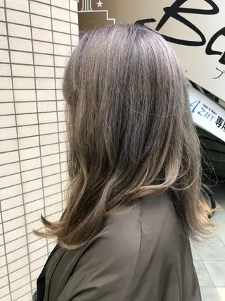 ミディアム 阿部 美咲のヘアスタイル