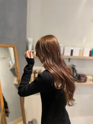 ロング アイナ ROCCOのヘアスタイル