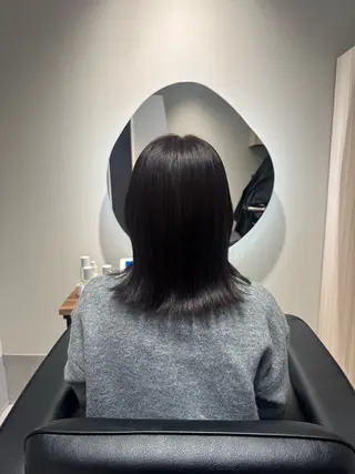 ロング NAVY 橋本心 縮毛矯正のヘアスタイル