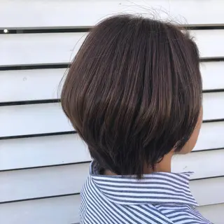 ショート カラー 菅沢 奈生のヘアスタイル