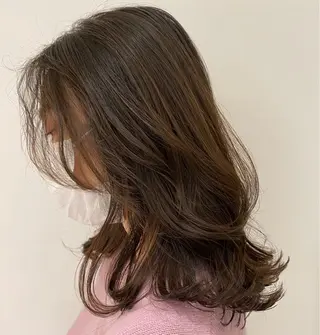 ミディアム パーマ コテ巻きパーマ💙 シノヤユイのヘアスタイル