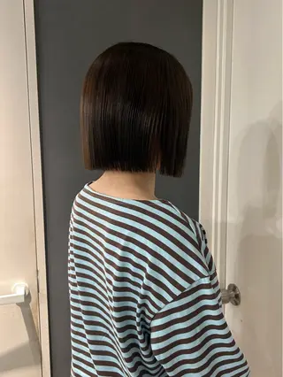ミディアム えり 堀江/ボブ /レイヤー/艶髪のヘアスタイル