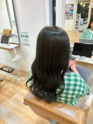 ロング カラー 吉田 琉夏のヘアスタイル