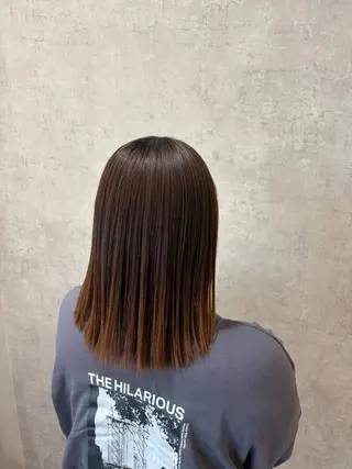 ミディアム 下山 萌華のヘアスタイル