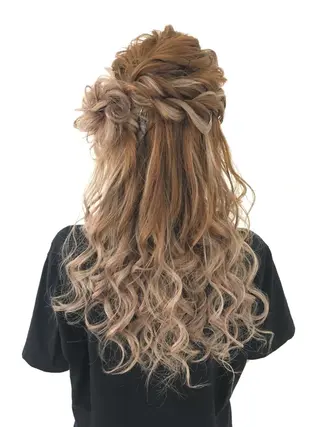 セミロング ヘアアレンジ ヘアメイク エンカレッジのヘアスタイル