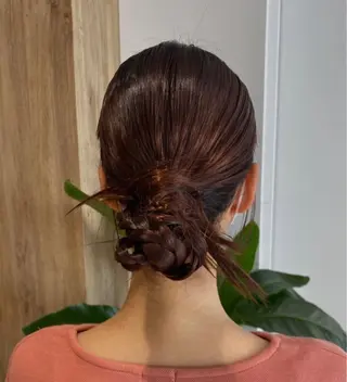 ロング 都筑 莉佳子のヘアスタイル