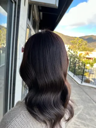 ロング カラー 鵜飼 真伍のヘアスタイル