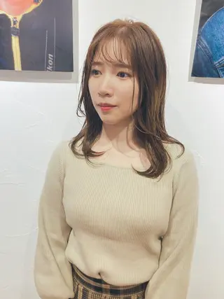 ミディアム 金田 夏野のヘアスタイル