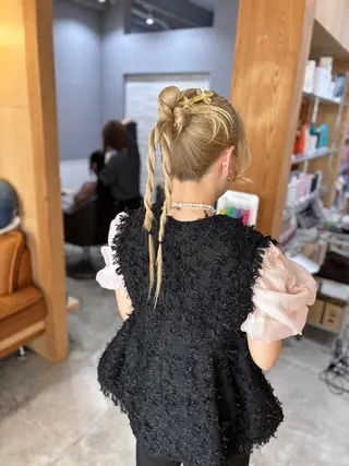 ミディアム miloc MOMOKAのヘアスタイル