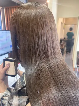 ロング 井上 萌のヘアスタイル