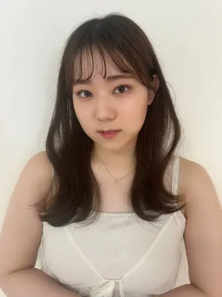 ミディアム 青山 月香のヘアスタイル
