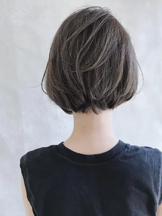 ショート カラー MOU namba ムウナンバのヘアスタイル