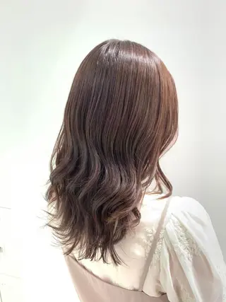 セミロング カラー パーマ ヘアアレンジ ネイル マツエク・マツパ 韓国風ベージュ🤎 赤みなし🌿横浜🤎のヘアスタイル