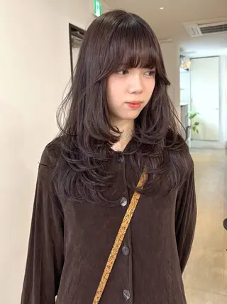 ロング カラー mizuki/ピンク ベージュ.レイヤーのヘアスタイル