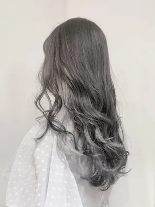 ロング カラー 💛🤍U too e’s 鎌倉🧸のヘアスタイル