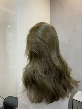 セミロング 韓国ヘア|透明感カラ ー|アカリのヘアスタイル