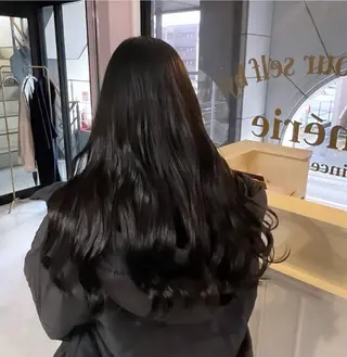 ロング カラー che'rie shizukiのヘアスタイル