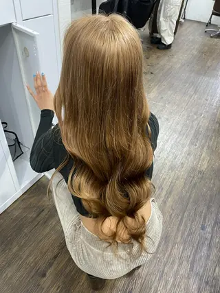 ロング 横浜🦋ハイトーン 🫐シャドウルーツのヘアスタイル