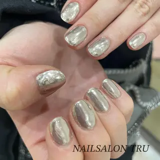 ネイル 𝐼𝑁𝑂𝑈𝐸 𝑀𝐼𝐴のネイルデザイン