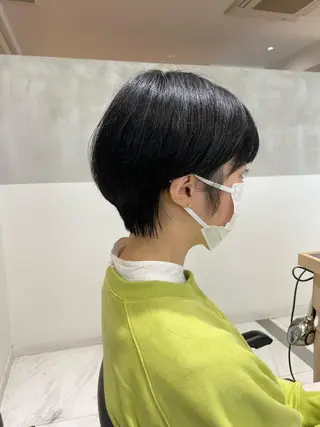 ショート オリーブ カラー✨有坂映哉のヘアスタイル