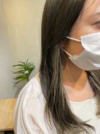 ロング カラー Takanishi くすみベージュカラーのヘアスタイル