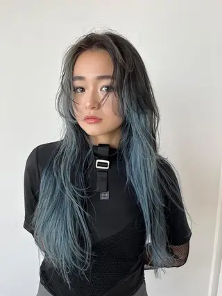 ロング カラー 柿坂 華のヘアスタイル