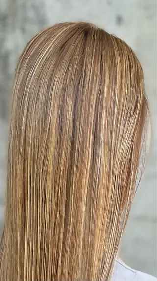ロング カラー 日高 香織のヘアスタイル