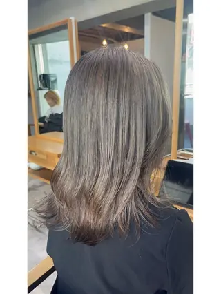 カラー 秋山 美奈のヘアスタイル